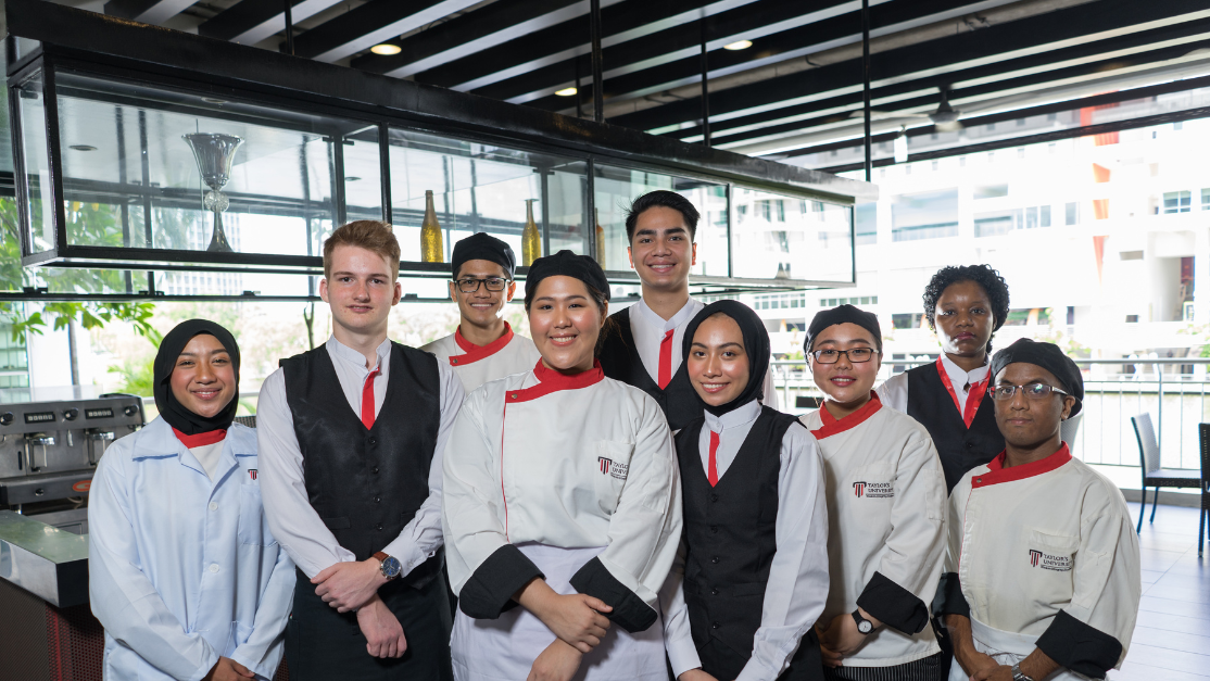 culinary students posing for a picture