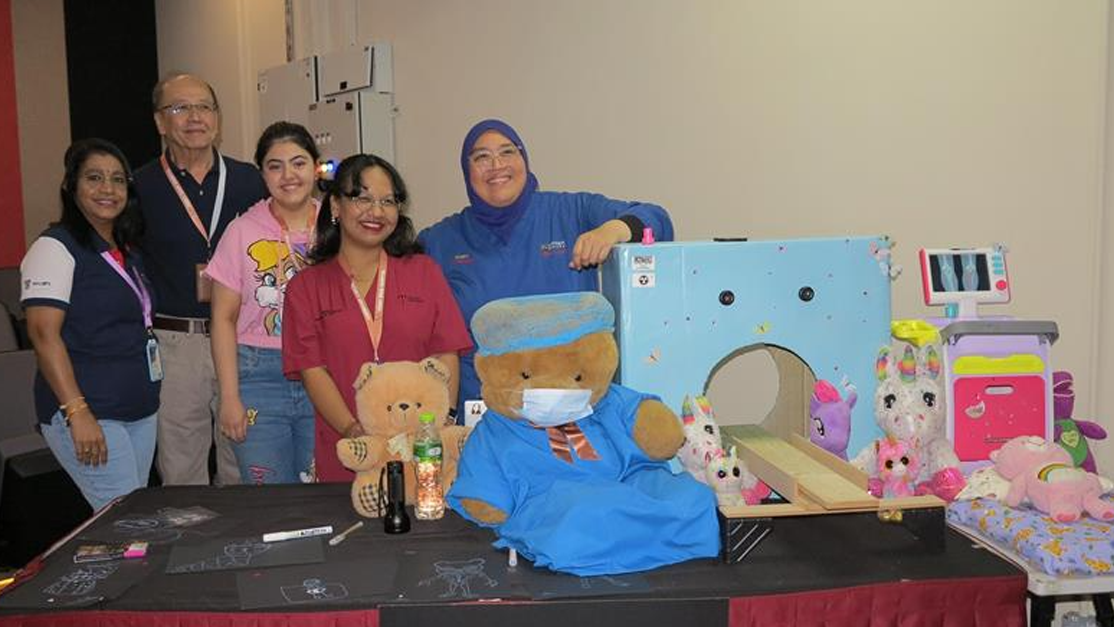 Female doctor explaining the diagnostic test to the patient