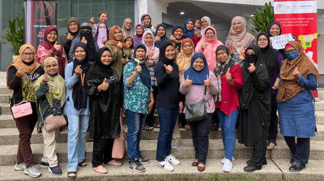 Malay mum learning at the centre
