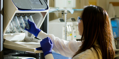 medical technologist in laboratory