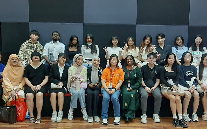 Students and speakers' group photo (Photo credit: Dr Josie Ong Ai Ling)