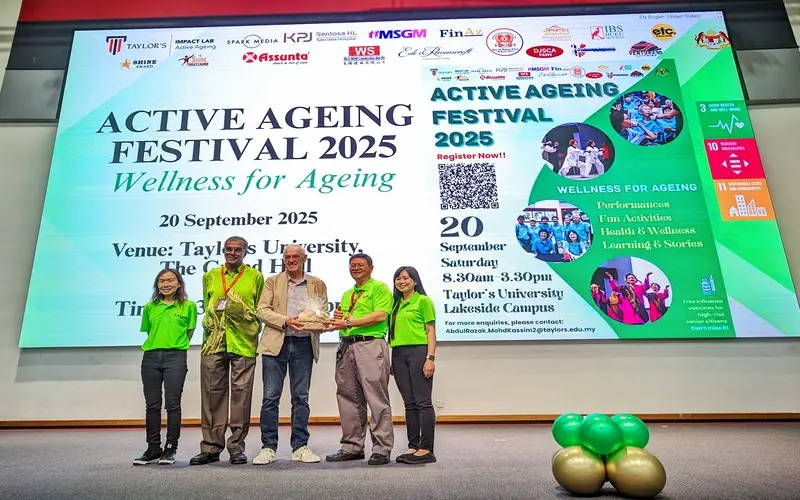 (Pictured from left to right: Dr Lim Con Nee (Active Ageing Impact Lab Deputy Director & AAF 2025 Event Secretariat),  Professor Dr P.T. Thomas (Executive Dean, Faculty of Health and Medical Sciences), Professor Dr Barry Winn (Vice Chancellor and President, Taylor’s University), Associate Professor Dr Yau Wang Keong (Active Ageing Impact lab Director), Dr Chong Kim Mee (Chair, AAF 2025)
