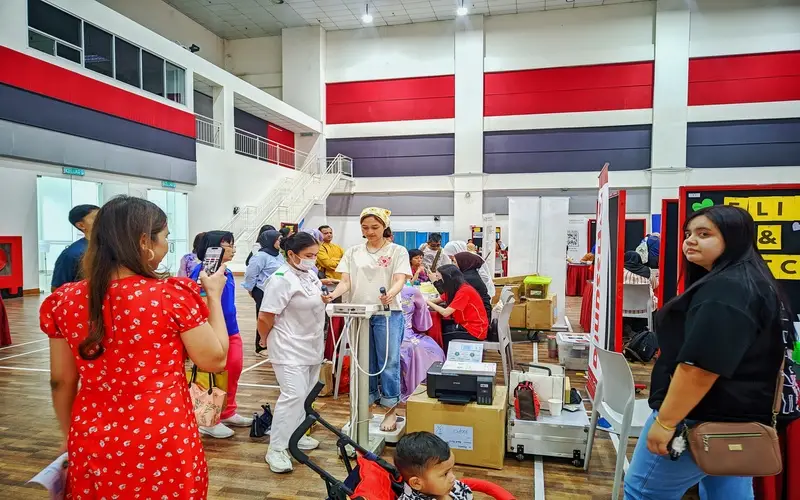 INTERACTIVE GAMES AND MEDICAL BOOTHS