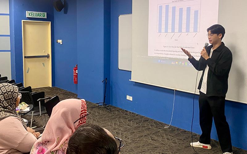Ongoing student presentatio