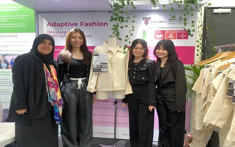 Dr Alshaimaa Alanadoly and her Fashion Design Technology (Hons) students