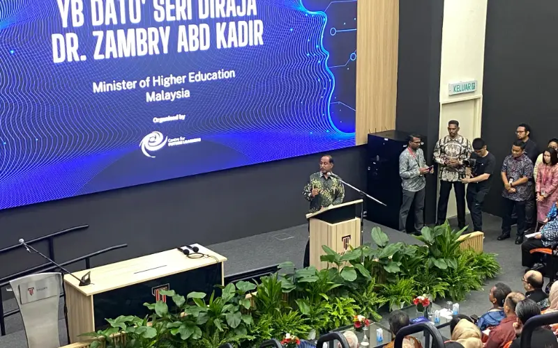 YB Dato’ Seri Diraja Dr Zambry Abd Kadir speaks at the Opening Ceremony  of the Taylor’s Teaching and Learning Conference 2025