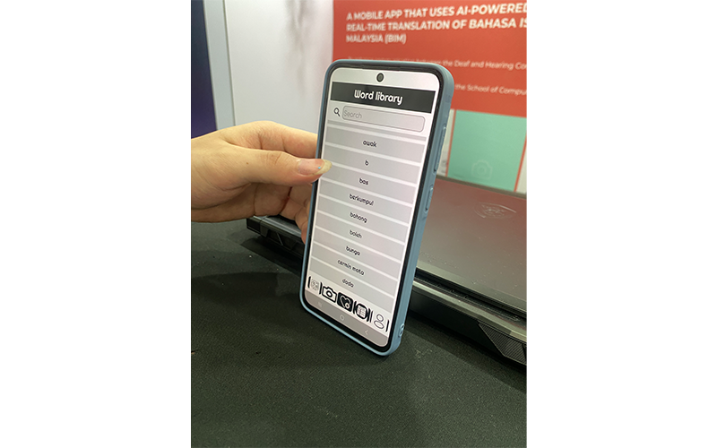 Close up of the TALK BIM prototype interface