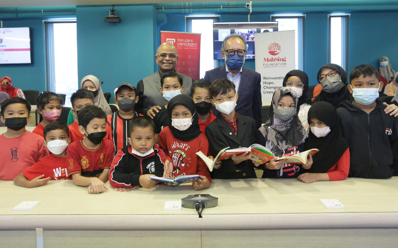 Professor Dr Pradeep Nair (Taylor’s Deputy Vice Chancellor & Chief Academic Officer) and Dato Indera Syed Norul Zaman