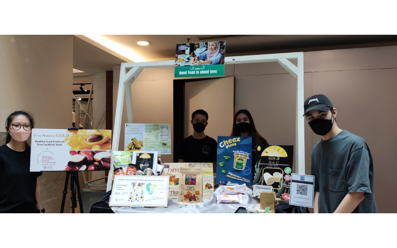 Group photos of Taylor's student showing the healthy products