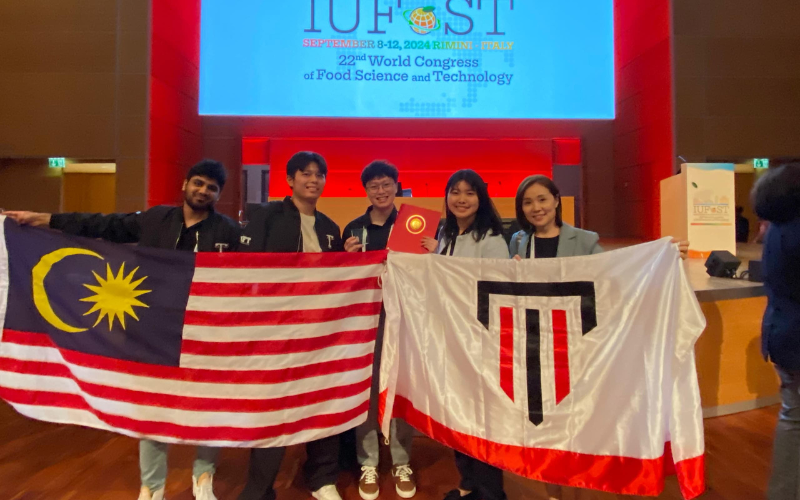 Taylor's University students winning at the IUFoST 2024 for their BSFL insect protein project