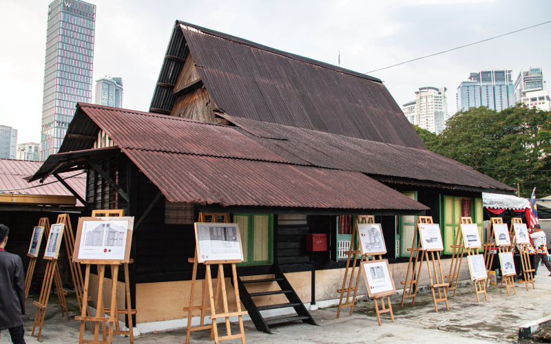 Exhibition of drawing around the house