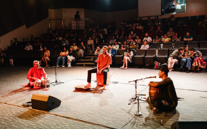 Conference participants enjoyed a “musical dialogue” performance intertwining North Indian tabla, Malay gendang, and Western guitar, depicting the community’s ability to transcend language barriers and bridges cultural gaps.