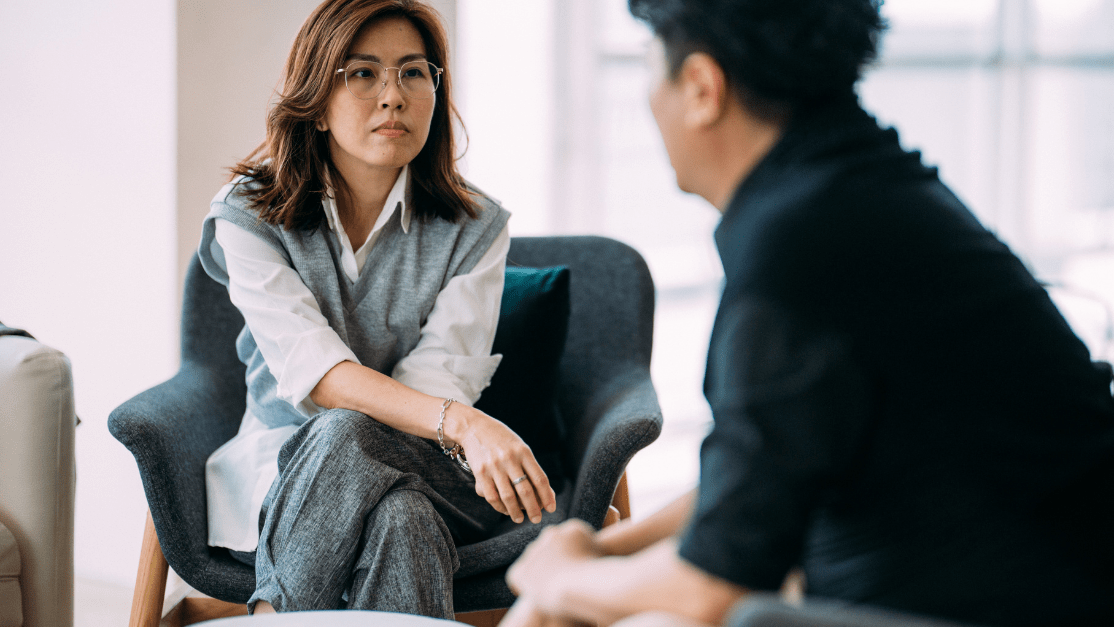 Psychologist listen to the patient