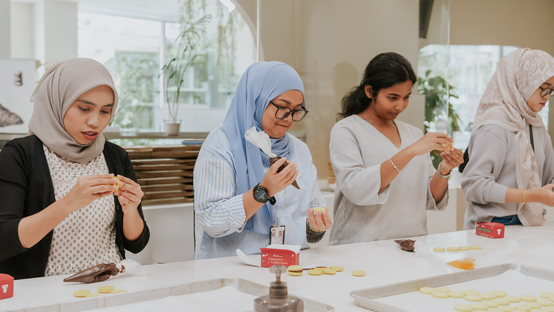 French Macaron Masterclass: TCI x Loaf & Latté