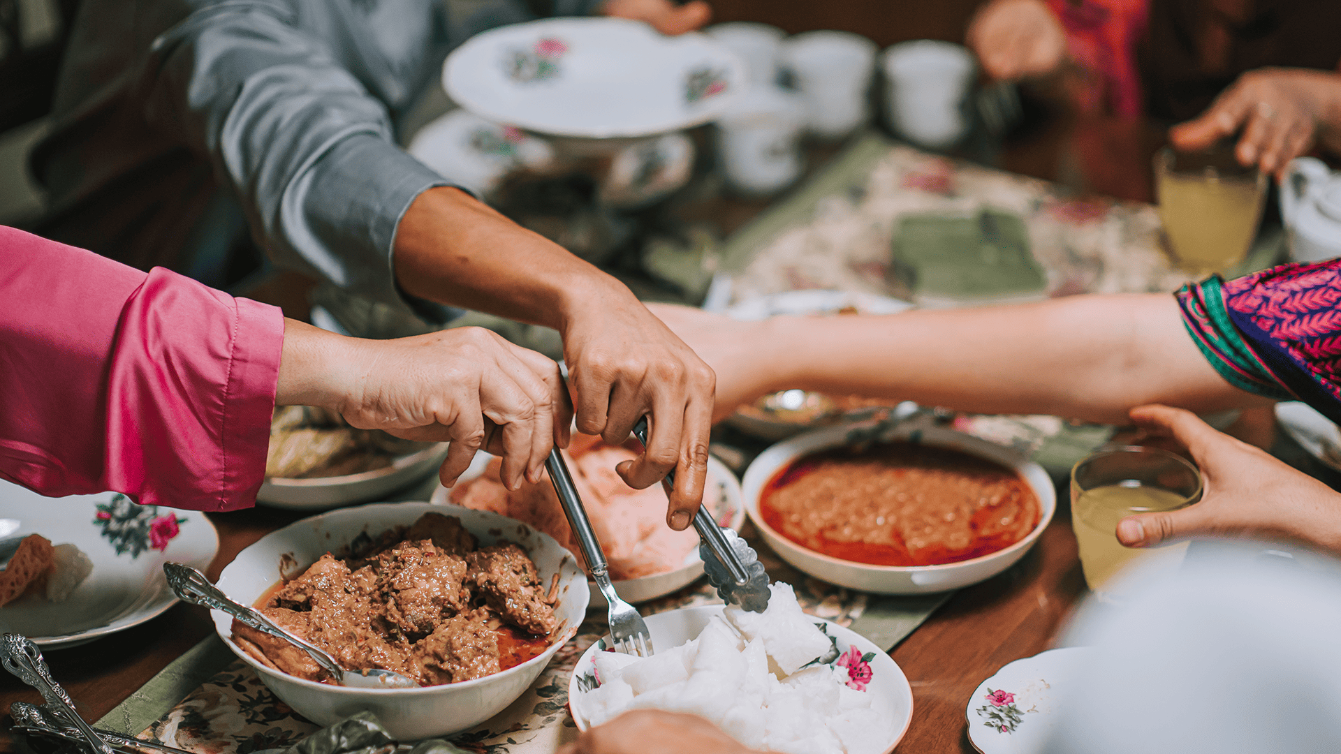 Food sharing among famlily