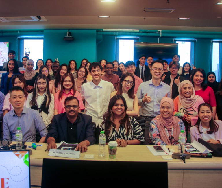 group photos of graduation day