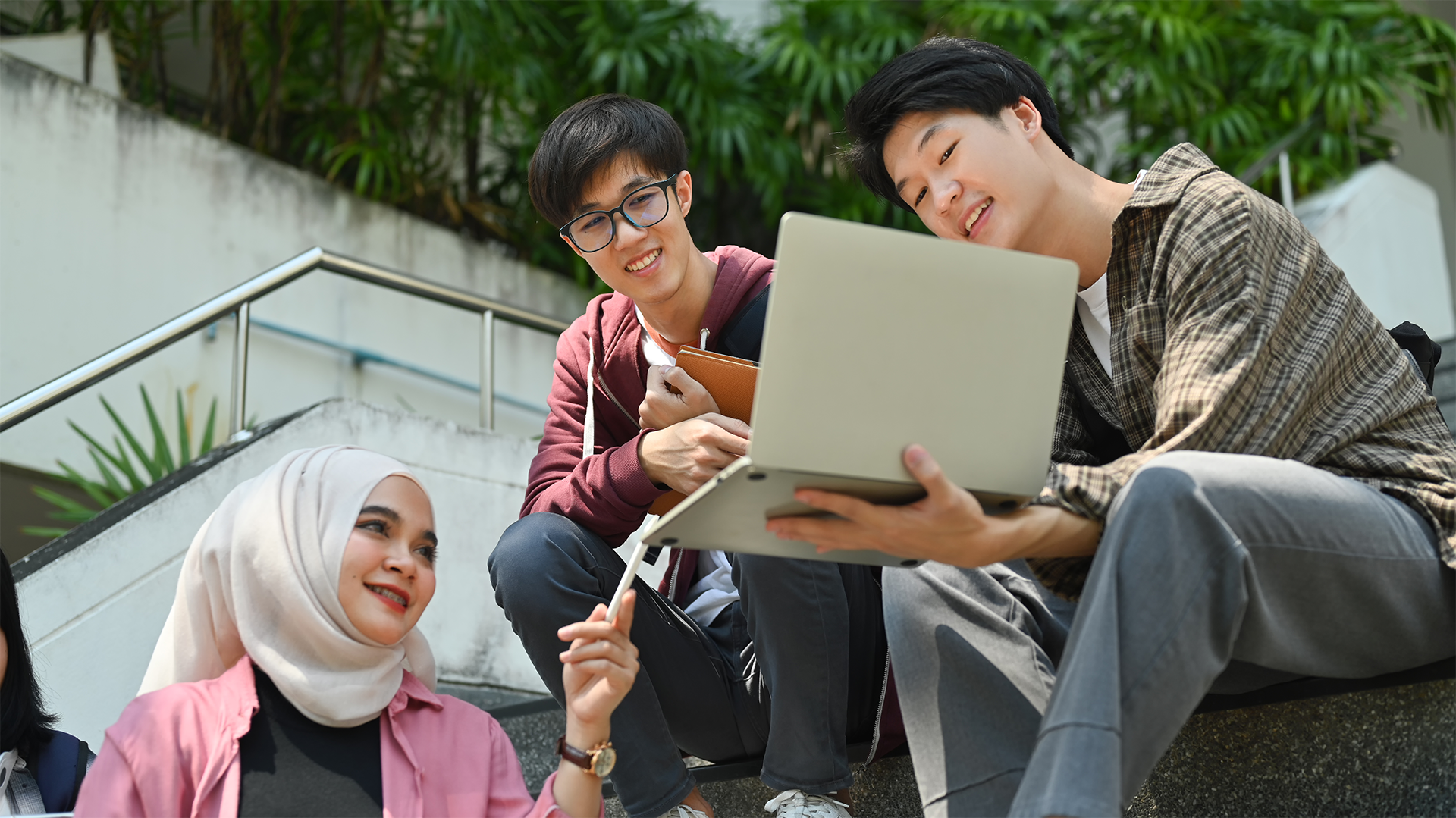 Group of law student engaged in a discussion