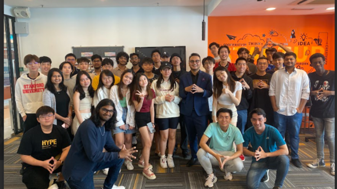 group photo with the trainer 