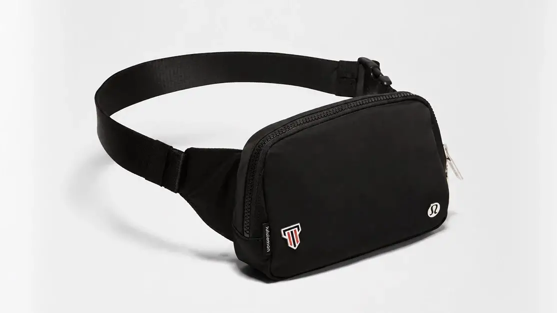 Everywhere Belt Bag Large in black