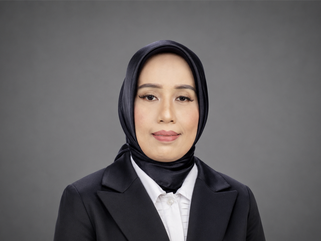Professor Dr Triana Hertiani profile photo