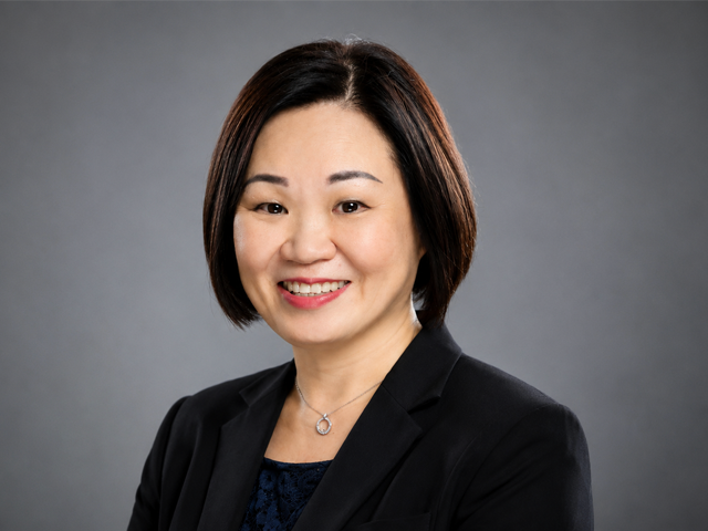 Associate Professor Dr Usa Chaikledkaew profile photo