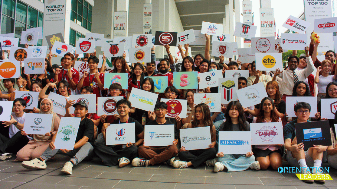 students gathered to take photos with different clubs and societies name. 