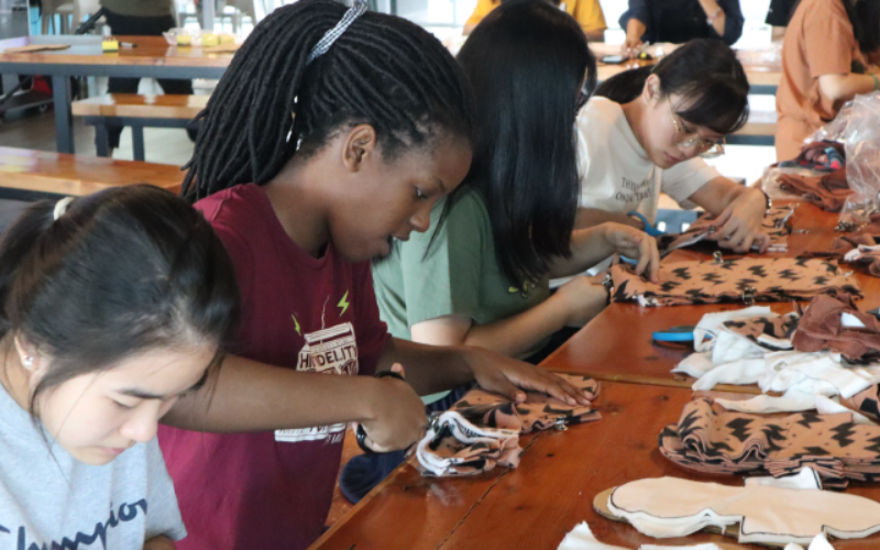 Making sanitary pads