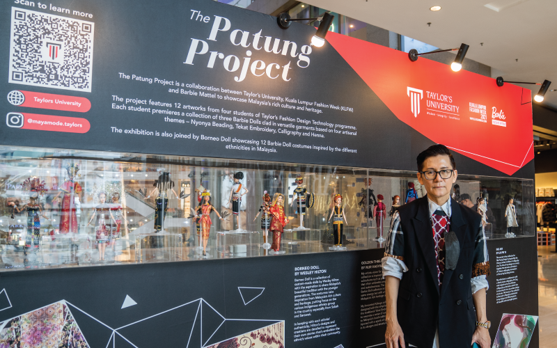 Lecturer in front of The Patung Project