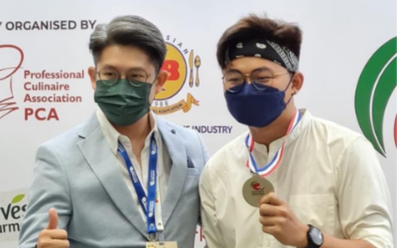 Sean choy winning sliver in mixology mocktail category