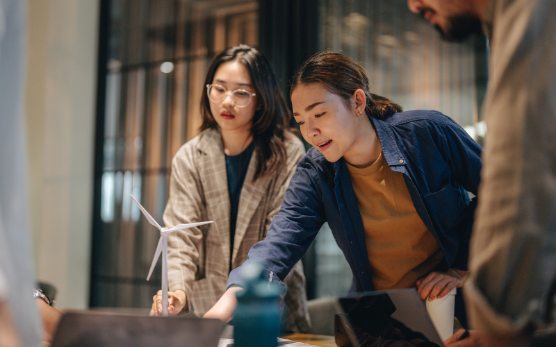 two woman discussing