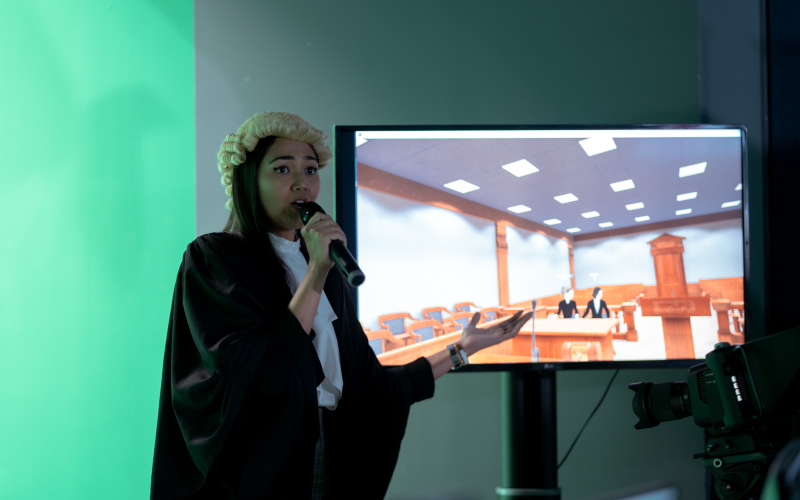 Taylor's student using vr technologies