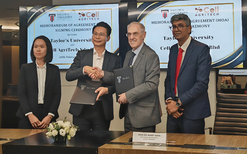 Professor Barry Winn, Vice Chancellor and President of Taylor’s University, alongside Mr. Jason Ng, Director and Vice President of Cell AgriTech Sdn Bhd
