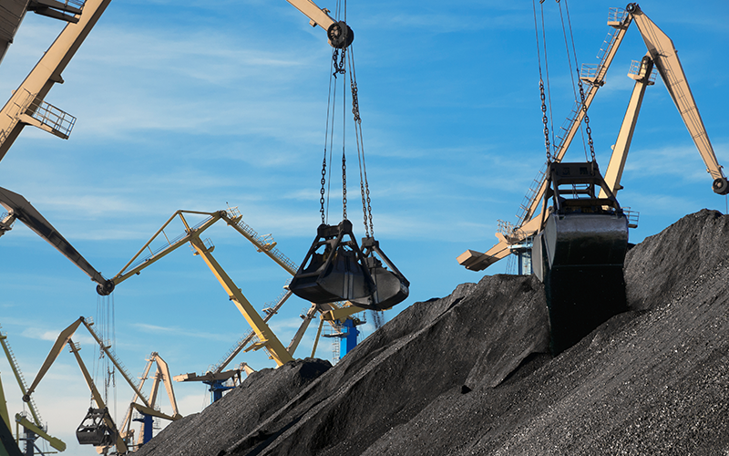 Work of the Portal cranes