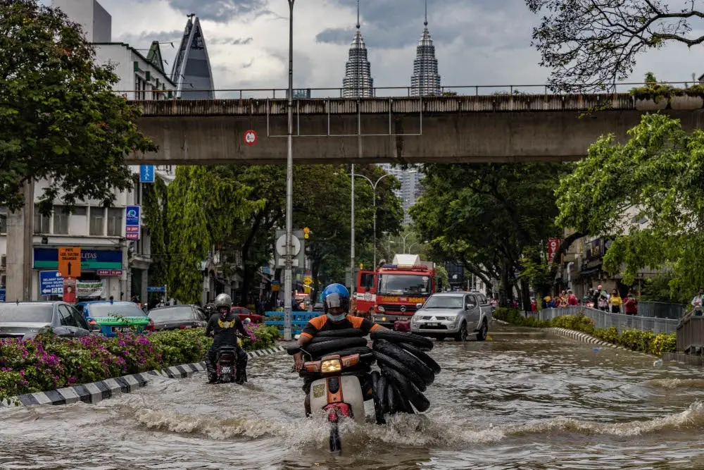 rain fall in Kuala Lumpur