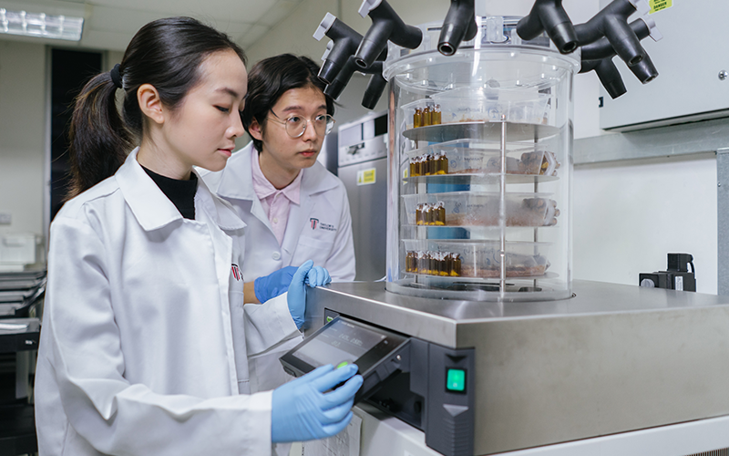 Taylor's pharmacy student in the lab