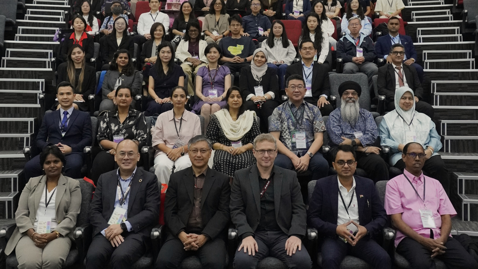 INSIGHT360 Conference All Committee in a group picture