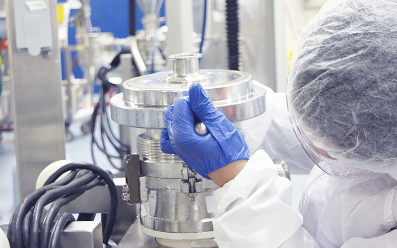 Pharmaceutical manufacturing equipment