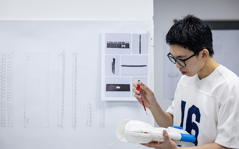 Taylor's architecture student in the lab