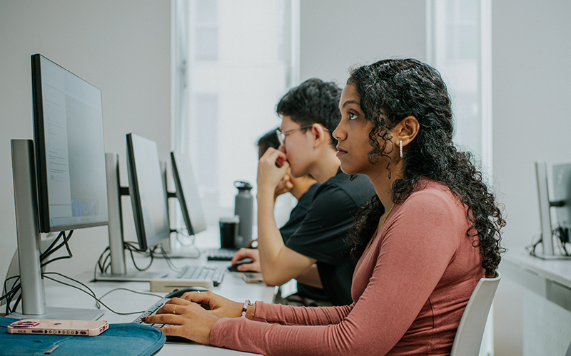 Taylor's student in computer lab