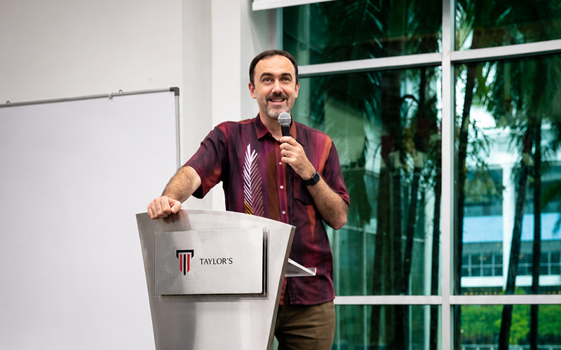 Professor Dr Adnan