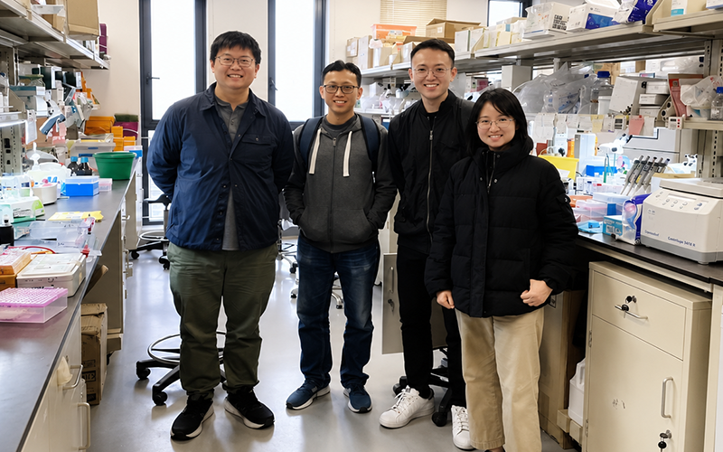 Dr Foo and other researchers