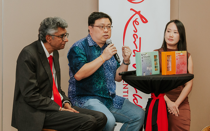 Professor Dr. Neethiahnanthan Ari Ragavan, Executive Dean, Faculty of Social Sciences and Leisure Management, Taylor’s University, Mr. Spencer Lee, Executive Vice President of Sales, Marketing and Public Relations, Resorts World Genting, Ms. Vernice Mooi Cheah Ying, Scholarship Recipient, Resorts World Genting