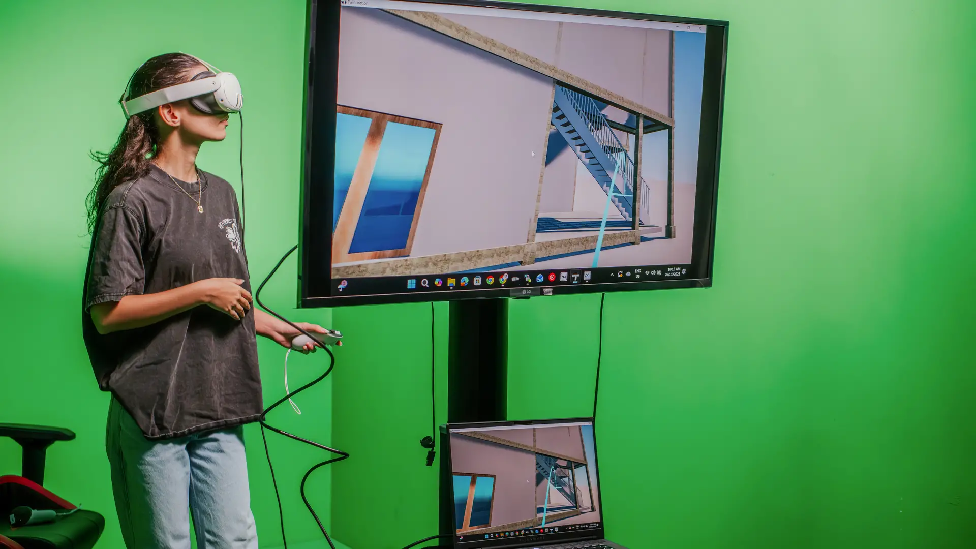 Taylor's master's student viewing realistic design models in digital laboratory using VR machine