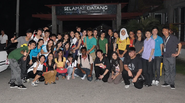 group picture taken in kuala selangor nature park