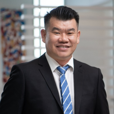 Portrait photo for Dr Lin Woon Leong 