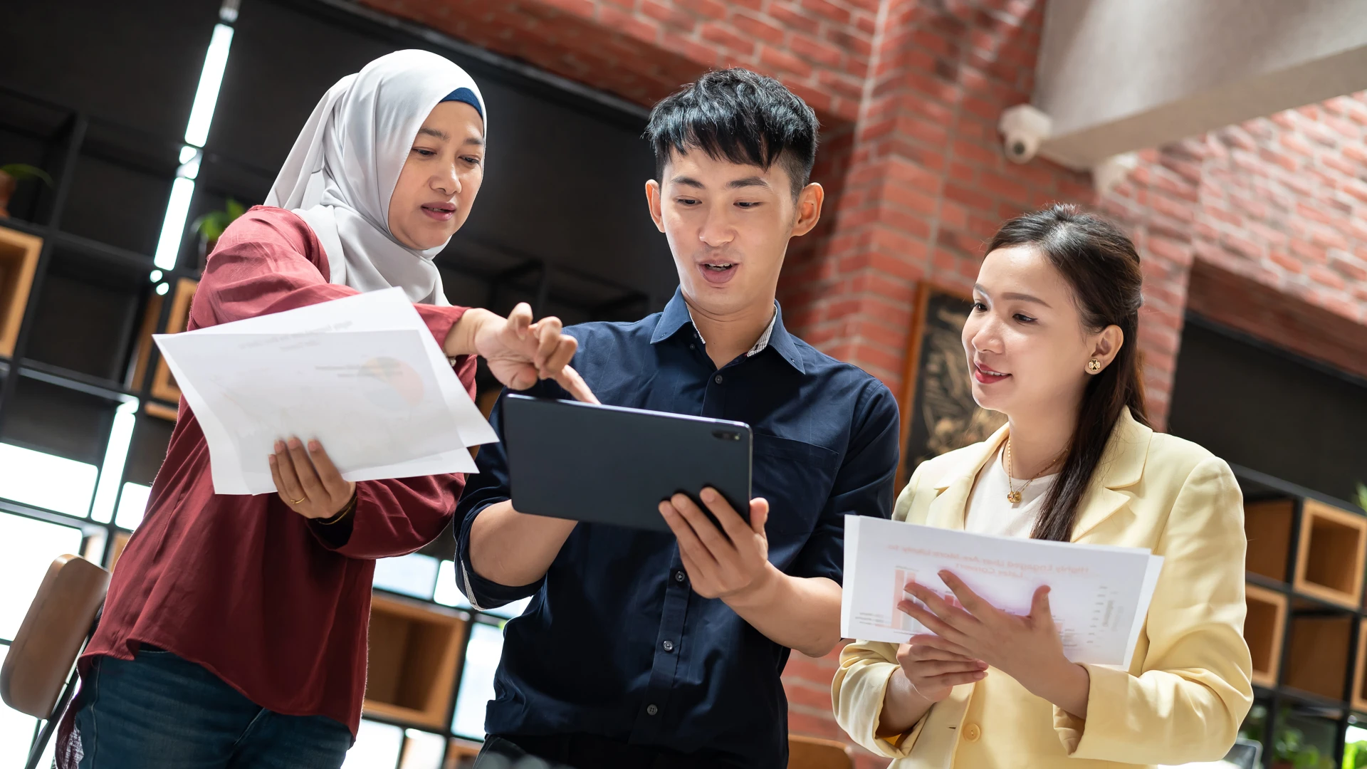 Group of student having discussion for projects