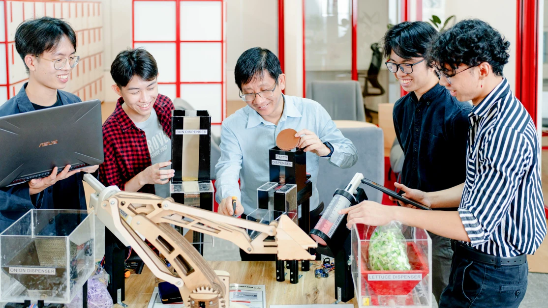 Taylor's engineering lecturer demonstrated the prototype to students