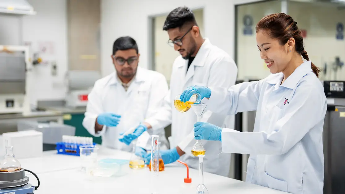 Taylor's engineering student carry out experiment in the lab