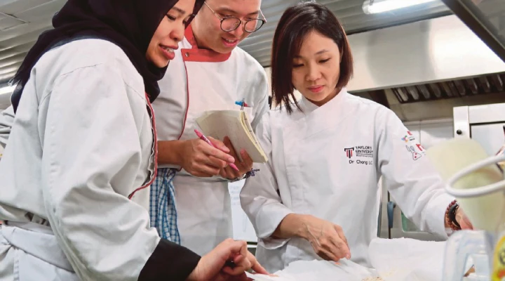 group photo of the research chefs association winners
