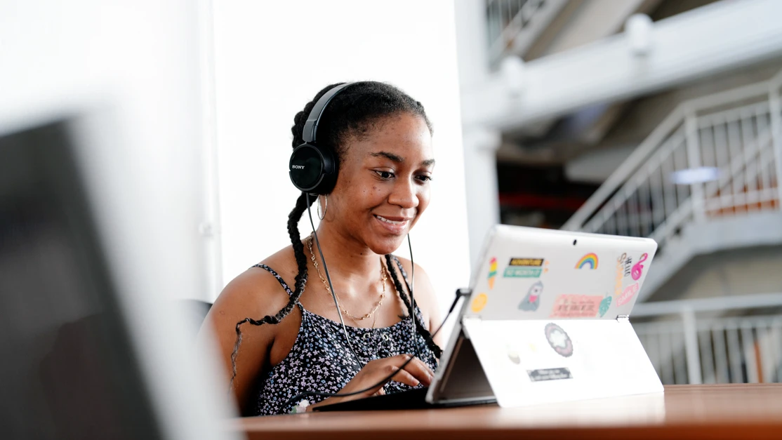 Taylor's hospitality student looking at the computer screen